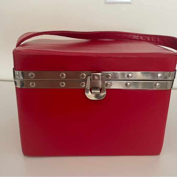 Red Box Handbag with Silver Accents - Picture 3 of 4